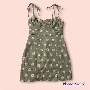 Beautiful green floral mini dress from Kameli Boutique